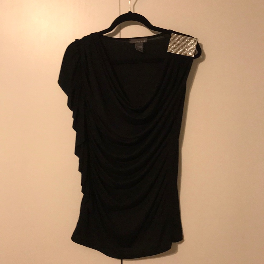Diamond and flutter sleeve top